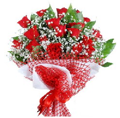 11 kırmızı gülden buket  Çiçekçi Bursa sitesi gemlik güvenli kaliteli hızlı çiçek 
