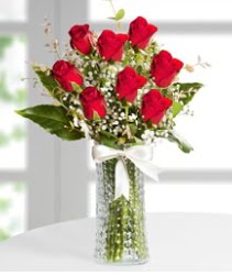 7 Adet vazoda kırmızı gül sevgiliye özel  Online Bursa çiçekçi 