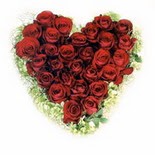 kalp biçiminde 15 gülden   Bursa çiçek kestel uluslararası çiçek gönderme 