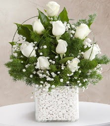 9 beyaz gül vazosu  Bursa çiçekçi inegöl kaliteli taze ve ucuz çiçekler 