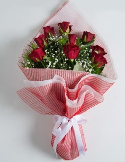 9 adet kırmızı gülden buket  Bursa çiçekçi inegöl kaliteli taze ve ucuz çiçekler 